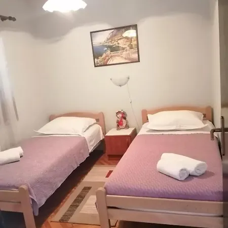 Apartmani Zmiric Primosten Exterior photo