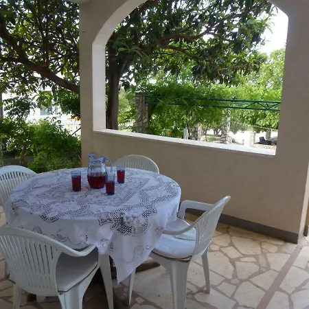 Apartmani Zmiric Primosten Exterior photo