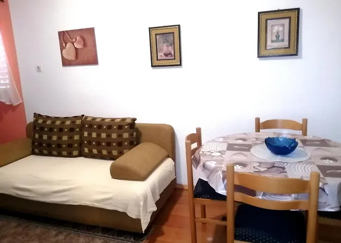 Apartmani Zmiric Primosten