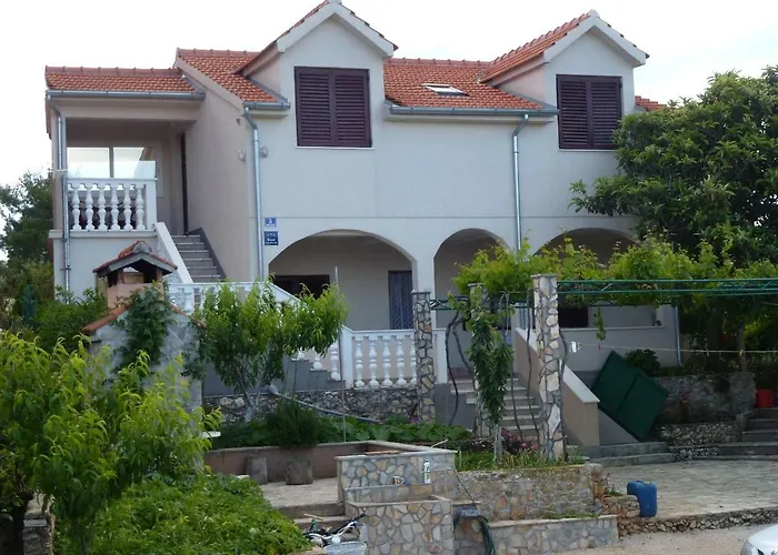 Apartmani Zmiric Primosten