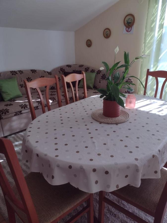 Zmiric Apartment *