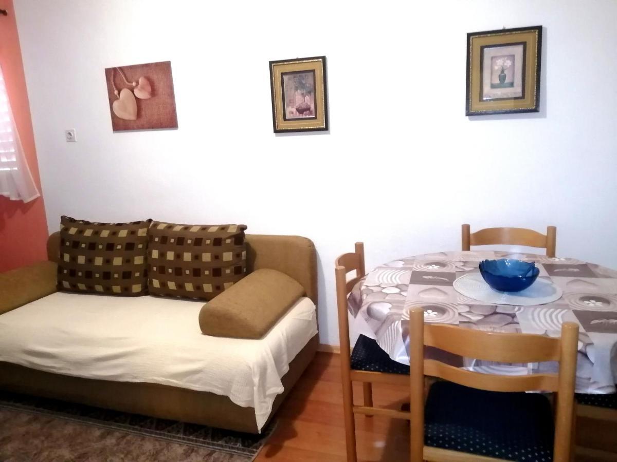 Zmiric Apartment *