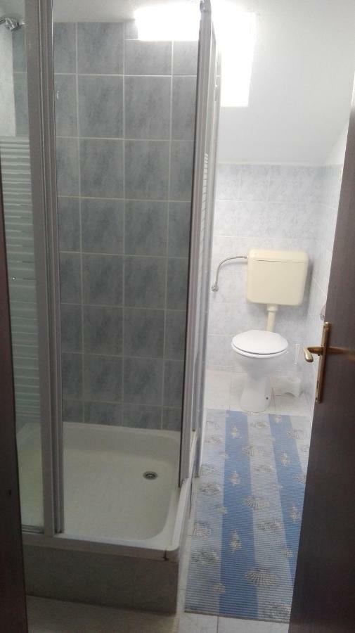 Apartment Zmiric Primosten